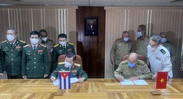 Vietnam, Cuba’s defence leaders hold talks